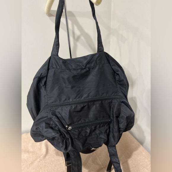 PUMA Black Nylon Gym/Overnight Shoulder Bag- Large (Pre-loved) - Picture 9 of 16